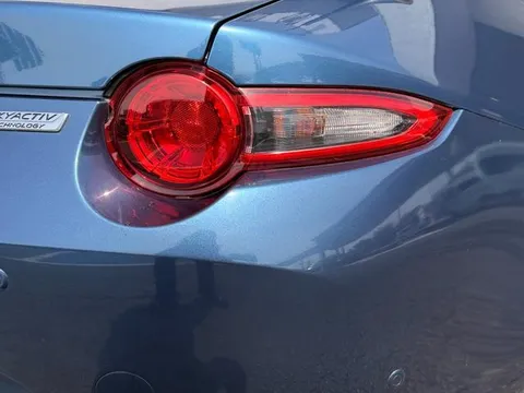 Mazda MX-5 (Roadster)