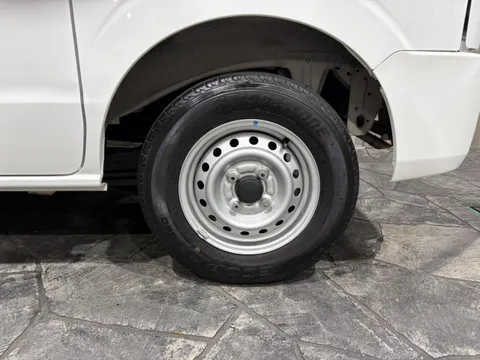 Mitsubishi Minicab Van