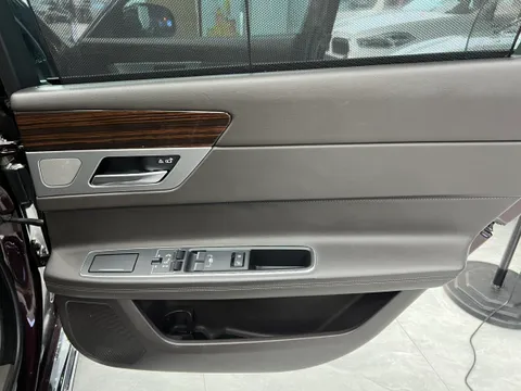 Jaguar XFL