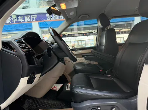 Volkswagen Caravelle
