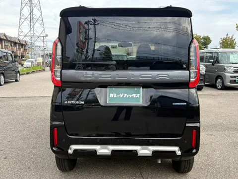 Mitsubishi Delica Mini