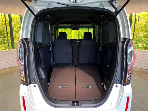 Honda N-BOX Custom
