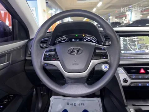 Hyundai Elantra (Avante)