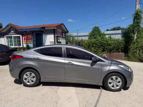 Hyundai Elantra (Avante)