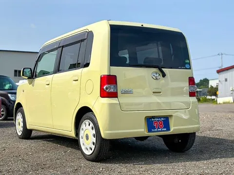Toyota Pixis Space