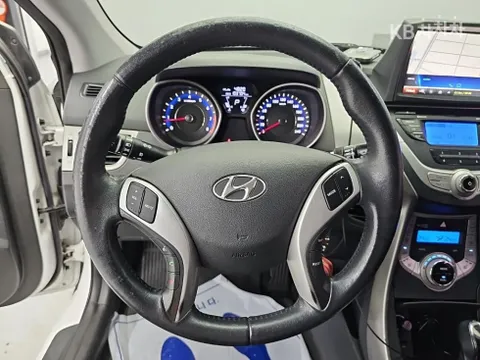 Hyundai Elantra (Avante)