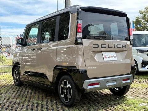 Mitsubishi Delica Mini