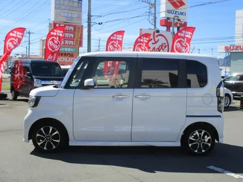 Honda N-BOX Custom