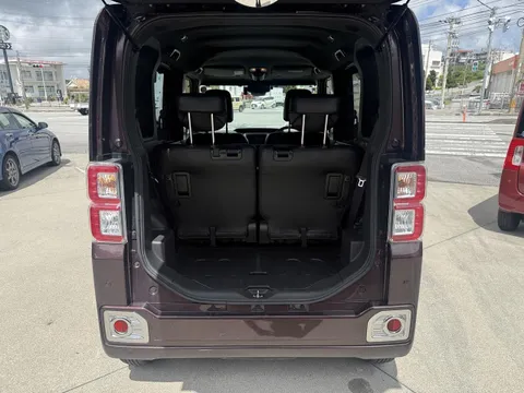 Toyota Pixis Mega