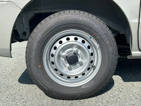 Nissan Clipper Van