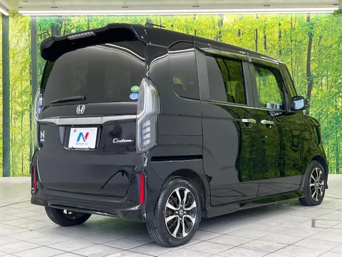 Honda N-BOX Custom