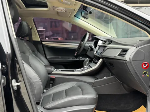 Geely Emgrand GL