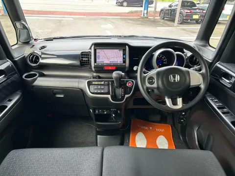 Honda N-BOX Custom