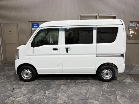 Mitsubishi Minicab Van