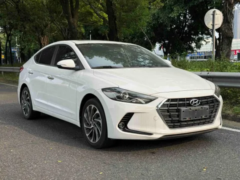 Hyundai Elantra (Avante)