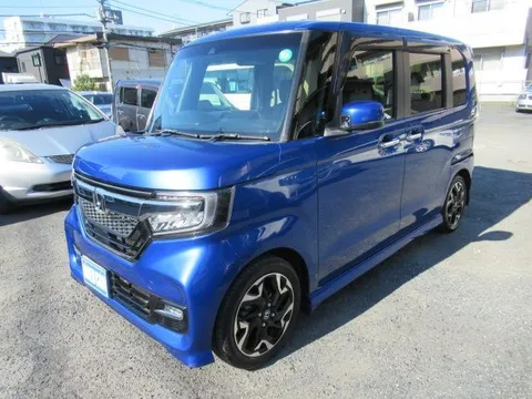 Honda N-BOX Custom