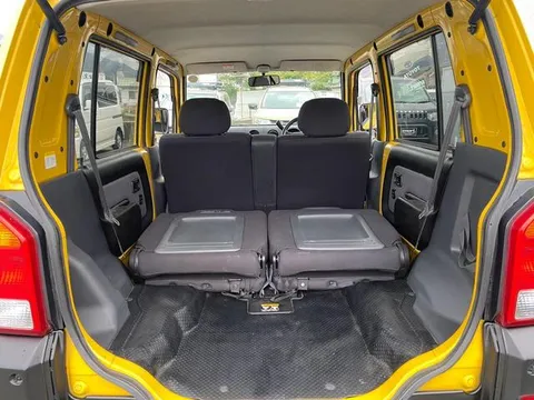 Daihatsu Naked
