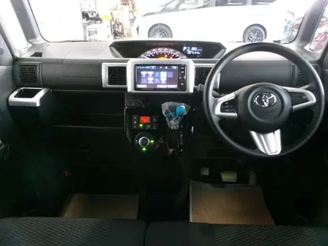 Toyota Pixis Mega