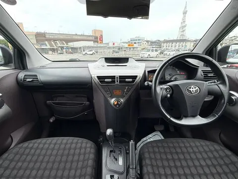 Toyota iQ