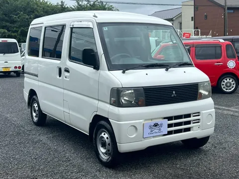 Mitsubishi Minicab Van