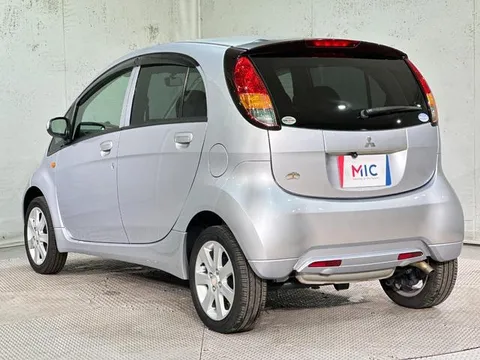 Mitsubishi I