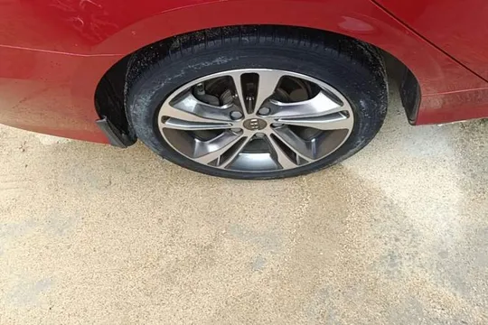 Geely Binray