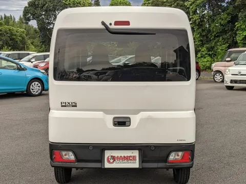 Toyota Pixis Van