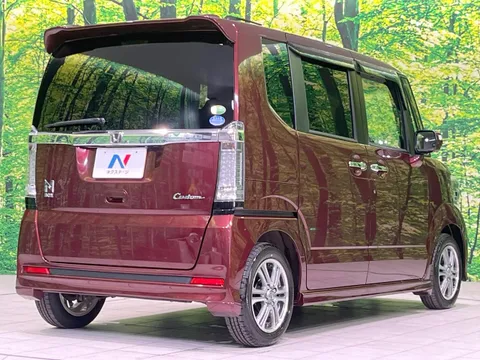 Honda N-BOX Custom