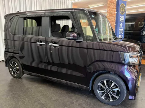 Honda N-BOX Custom