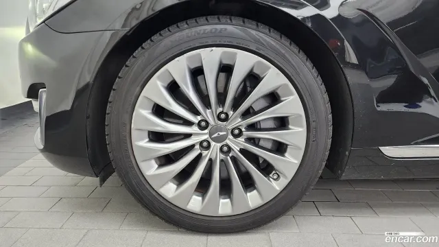 Genesis G90 (EQ900)