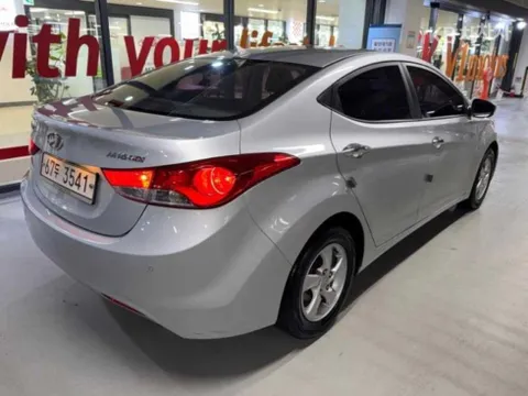Hyundai Elantra (Avante)