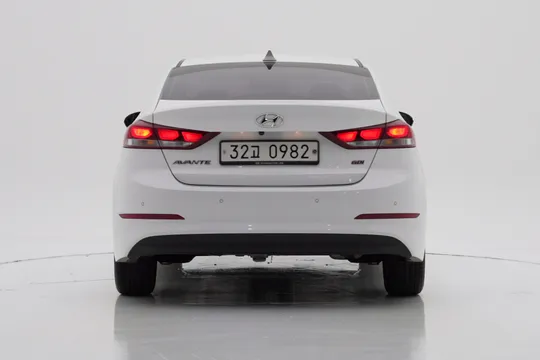 Hyundai Elantra (Avante)