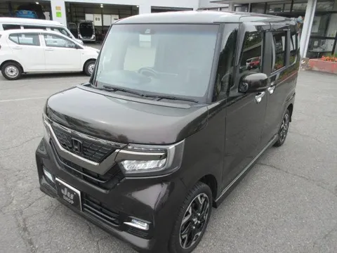 Honda N-BOX Custom