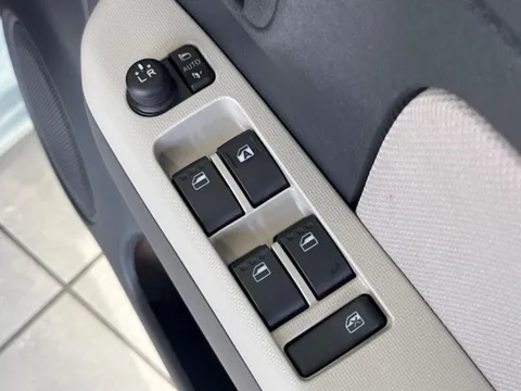 Daihatsu Mira Tocot