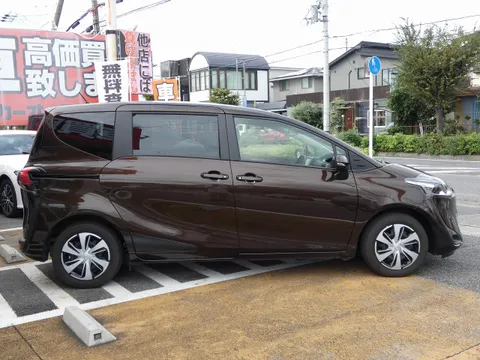 Toyota Sienta