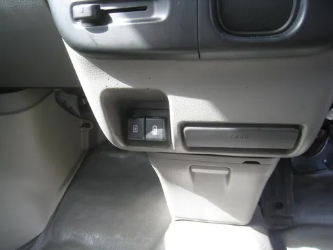 Nissan Clipper Van