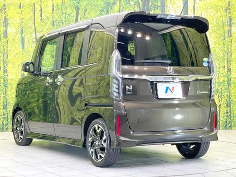 Honda N-BOX Custom