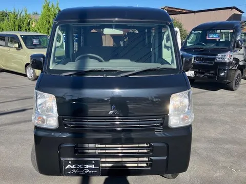 Mitsubishi Minicab Van