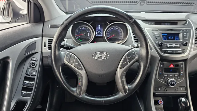 Hyundai Elantra (Avante)