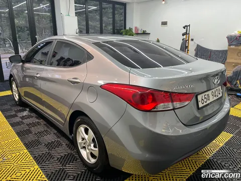 Hyundai Elantra (Avante)