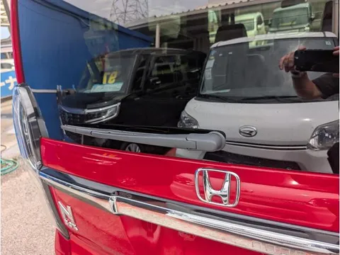 Honda N-BOX Custom