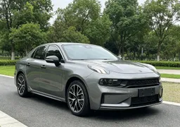 Lynk & Co 03