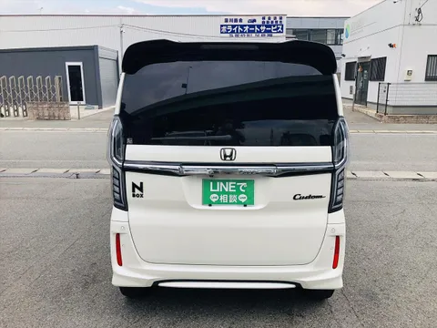 Honda N-BOX Custom