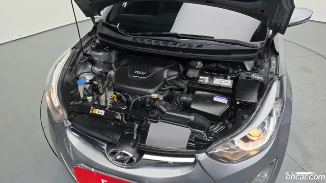 Hyundai Elantra (Avante)