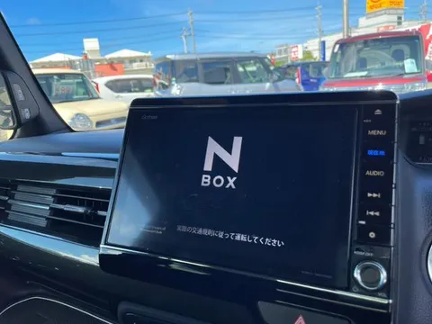 Honda N-BOX Custom
