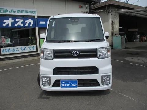 Toyota Pixis Mega