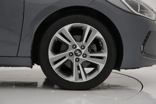Hyundai Elantra (Avante)
