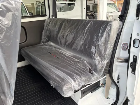 Nissan Clipper Van