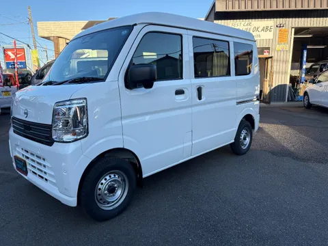 Nissan Clipper Van