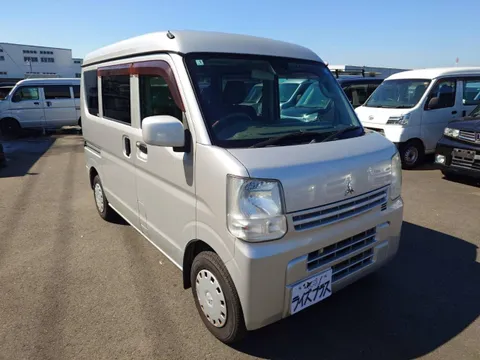 Mitsubishi Minicab Van